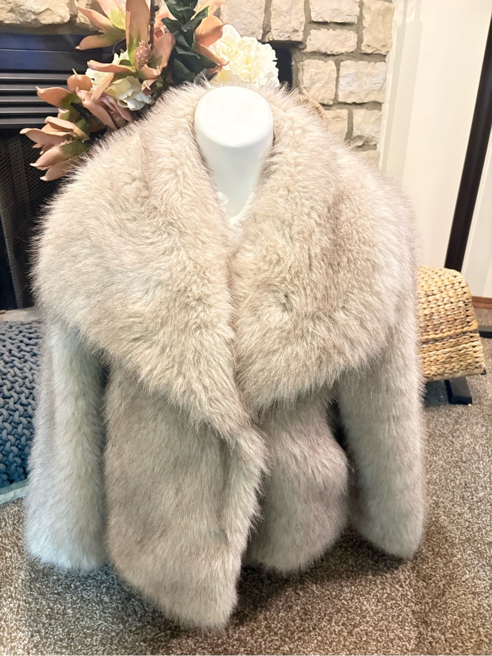 Fomely faux fur coat